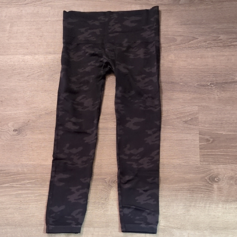 Spanx Seamless Camo Leggings Size 1X